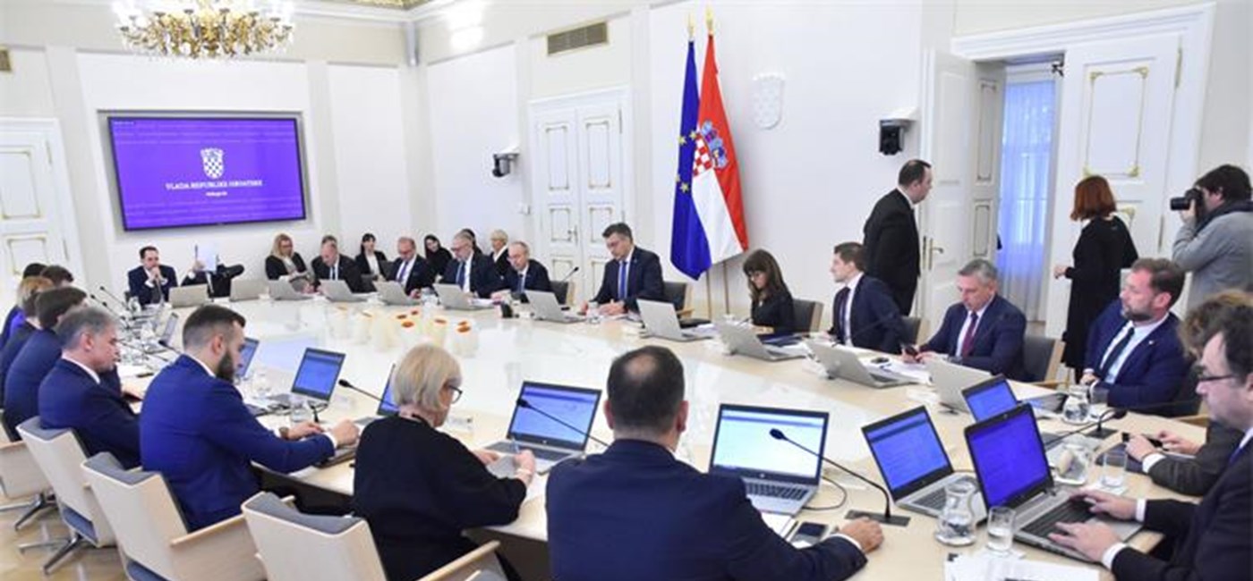 Povećava se iznos naknade za vrijeme korištenja roditeljskog dopusta za drugih šest mjeseci s 3.991 na 5.654 kuna